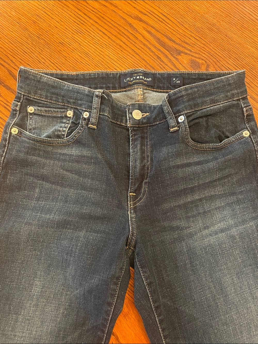 Lucky Brand women’s Dark Wash Jeans - Blue